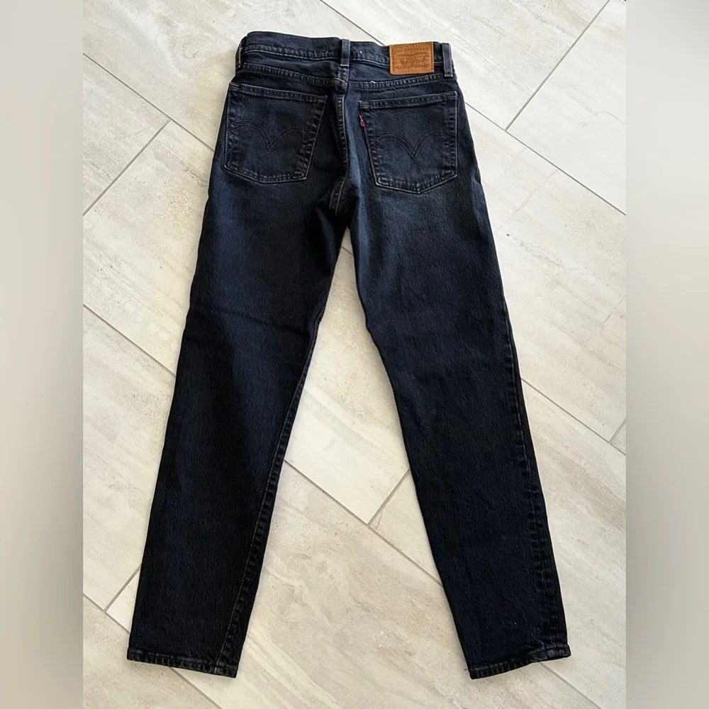 Levi's Wedgie Icon Fit - High Waisted Straight Leg Black Jeans - Size 24 - Picture 5 of 6